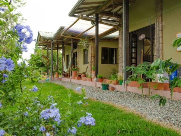 Charming Coffee Region Farm Escape